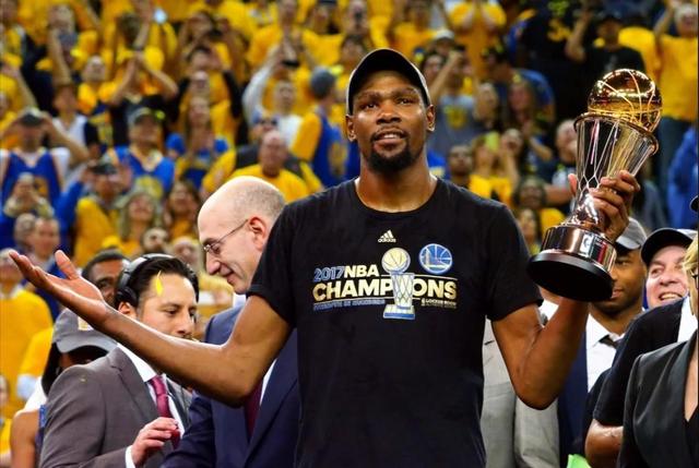 勇士队前锋凯文·杜兰特因伤缺阵本赛季季后赛 勇士队前锋凯文·杜兰特因伤缺阵本赛季季后赛