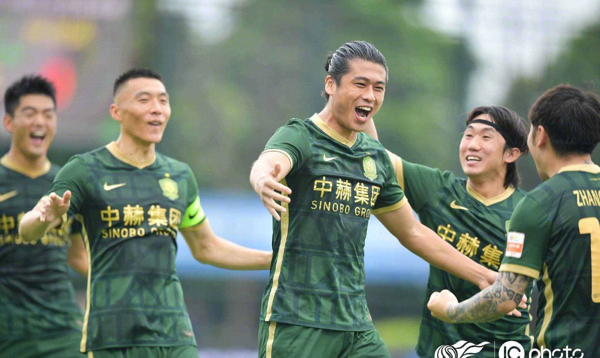 卫辉队球员身心疲惫备战下轮比赛 卫辉队球员身心疲惫备战下轮比赛