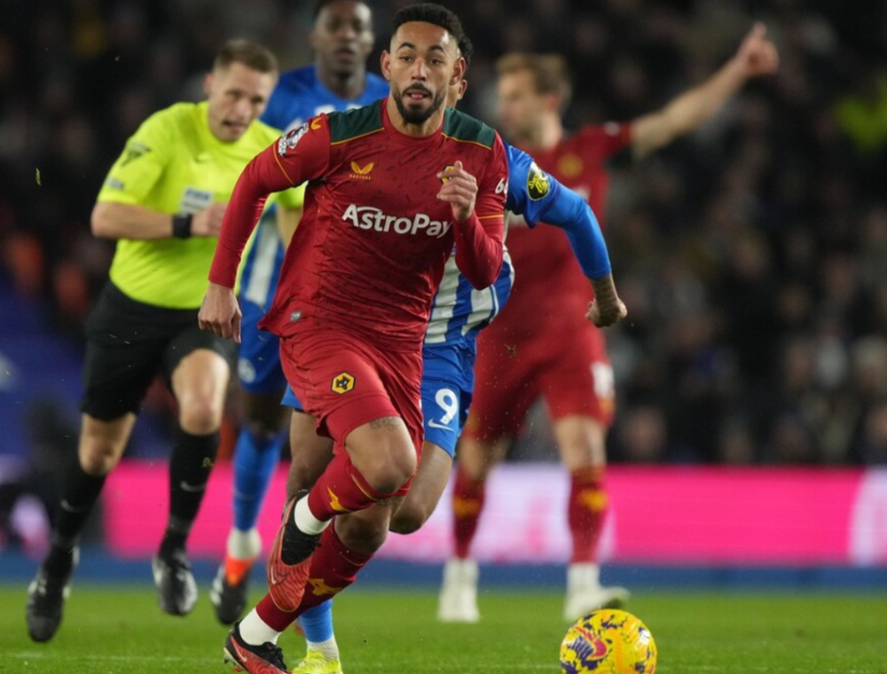 沃特福德主场大胜曼联,英超劲旅惨败蒙羞 沃特福德主场大胜曼联,英超劲旅惨败蒙羞