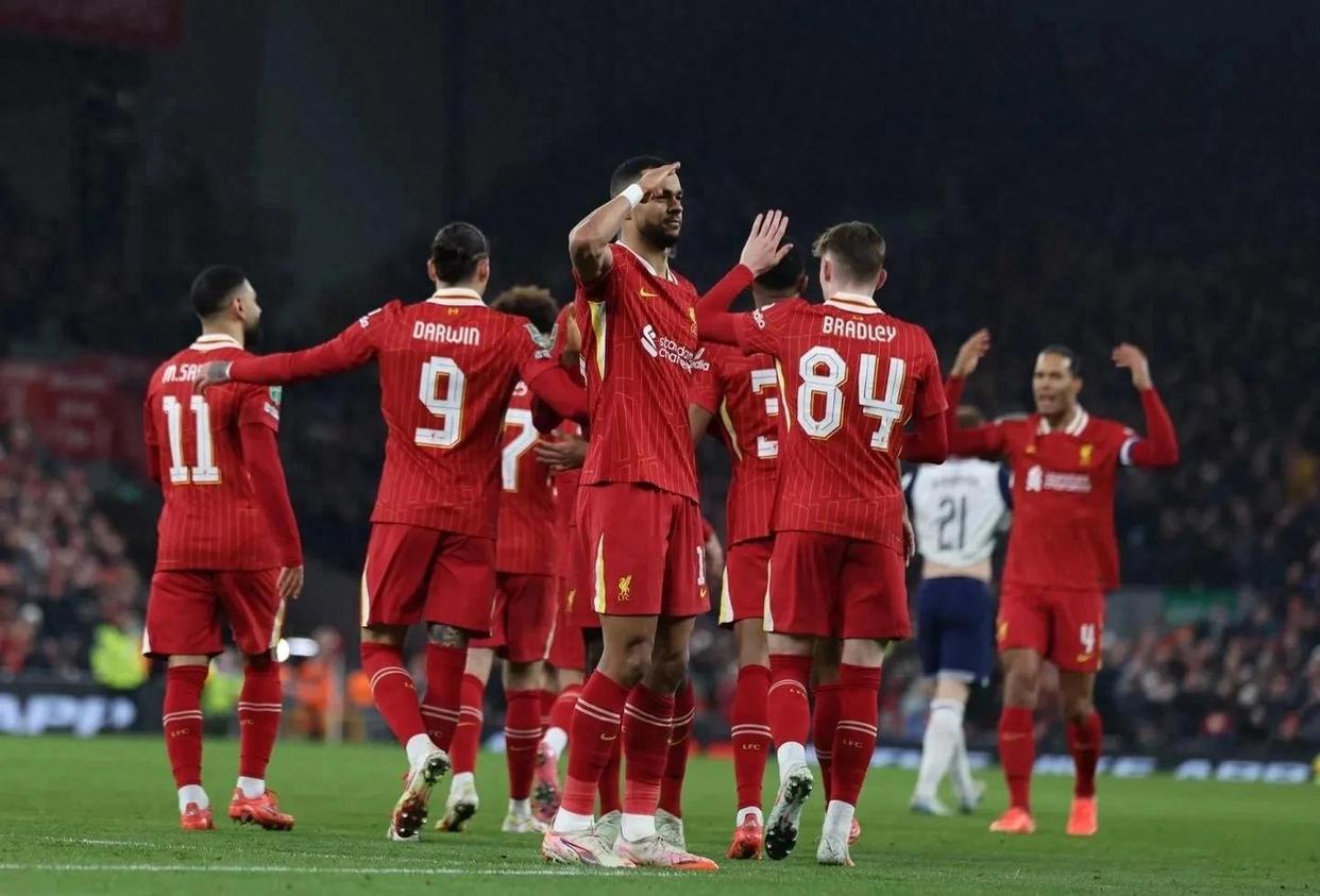 利物浦客场战胜热刺,保持榜首位置 利物浦客场战胜热刺,保持榜首位置