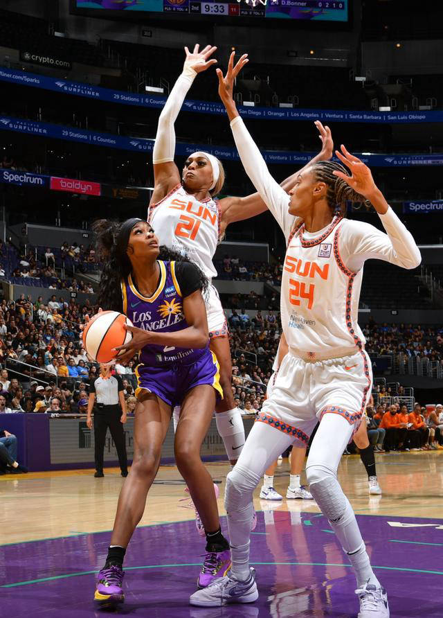 包含榜首之战比分拉锯战争夺榜首位置的词条