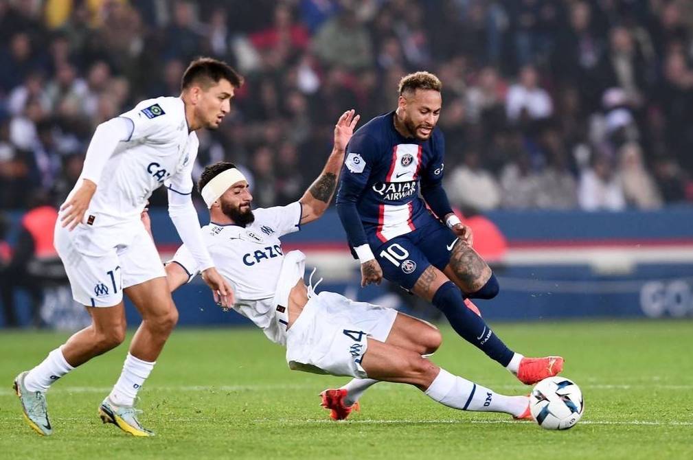 关于法甲球队实力不俗，将在国内外赛事中争霸的信息