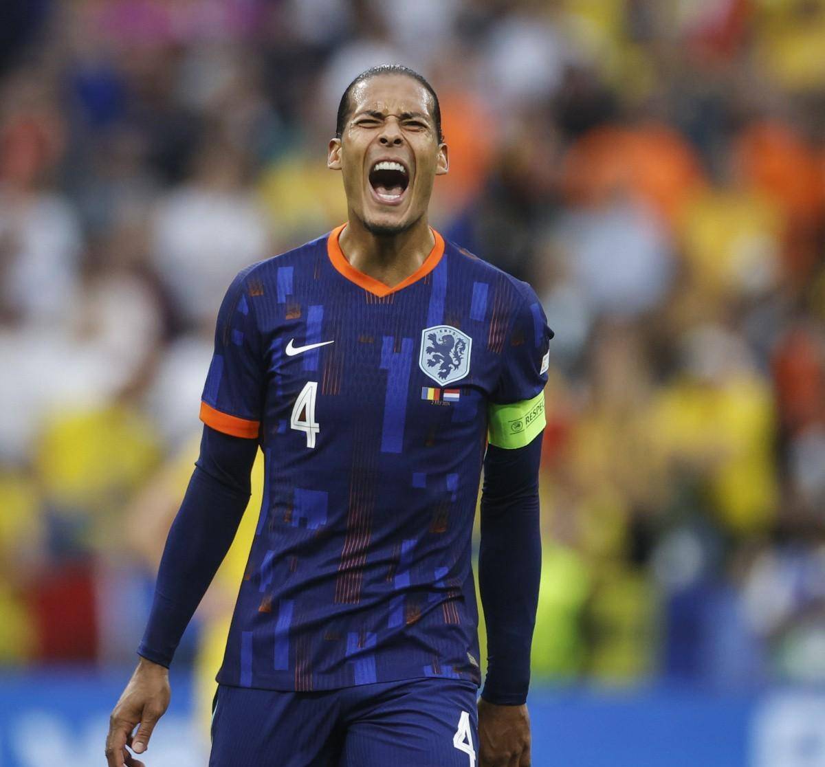 包含荷兰国家队取得惊人胜利，挺进半决赛的词条