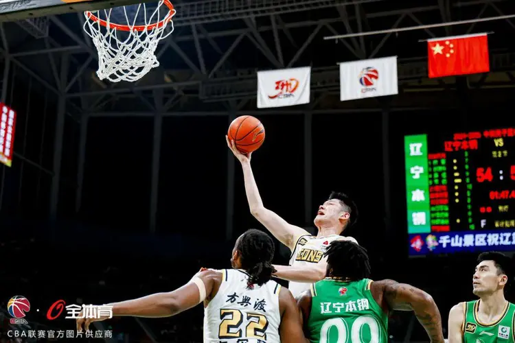 关于客场作战，队员士气高昂，势如破竹的信息