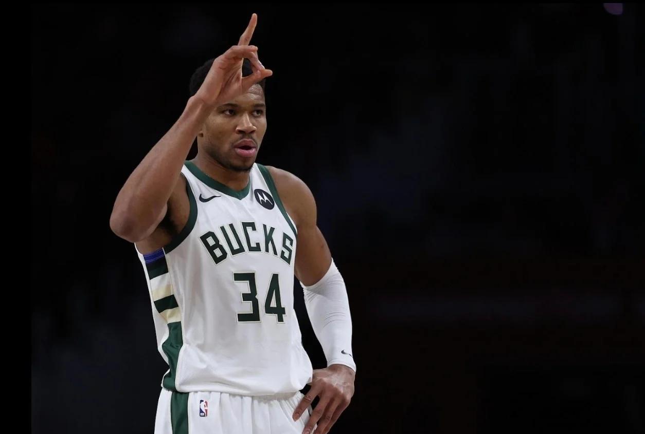 开云体育官方入口-雄鹿击败步行者，字母哥表现抢眼