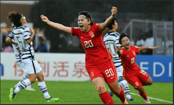 精准射门！女足运动员遥远击中球门，好球尽数的简单介绍