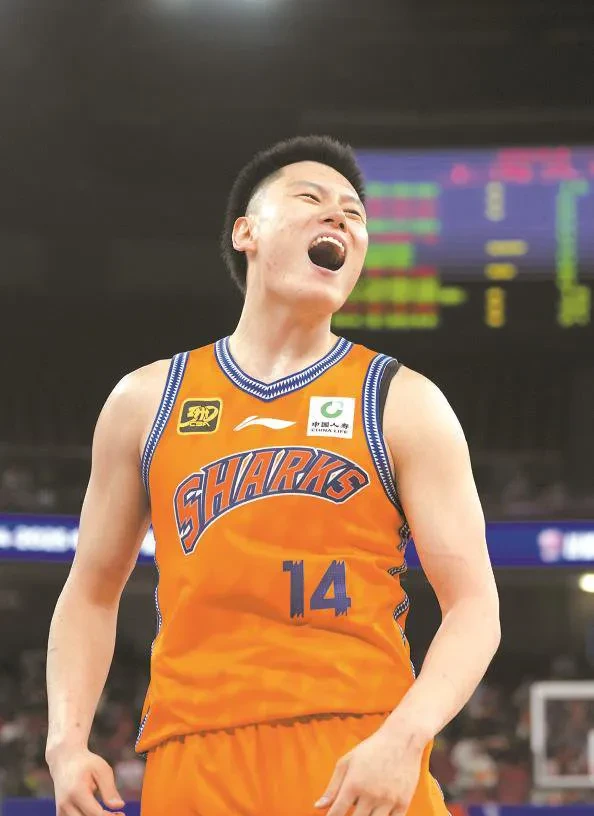 开云体育-关于关键时刻球员挺身而出，力挽狂澜领先的信息