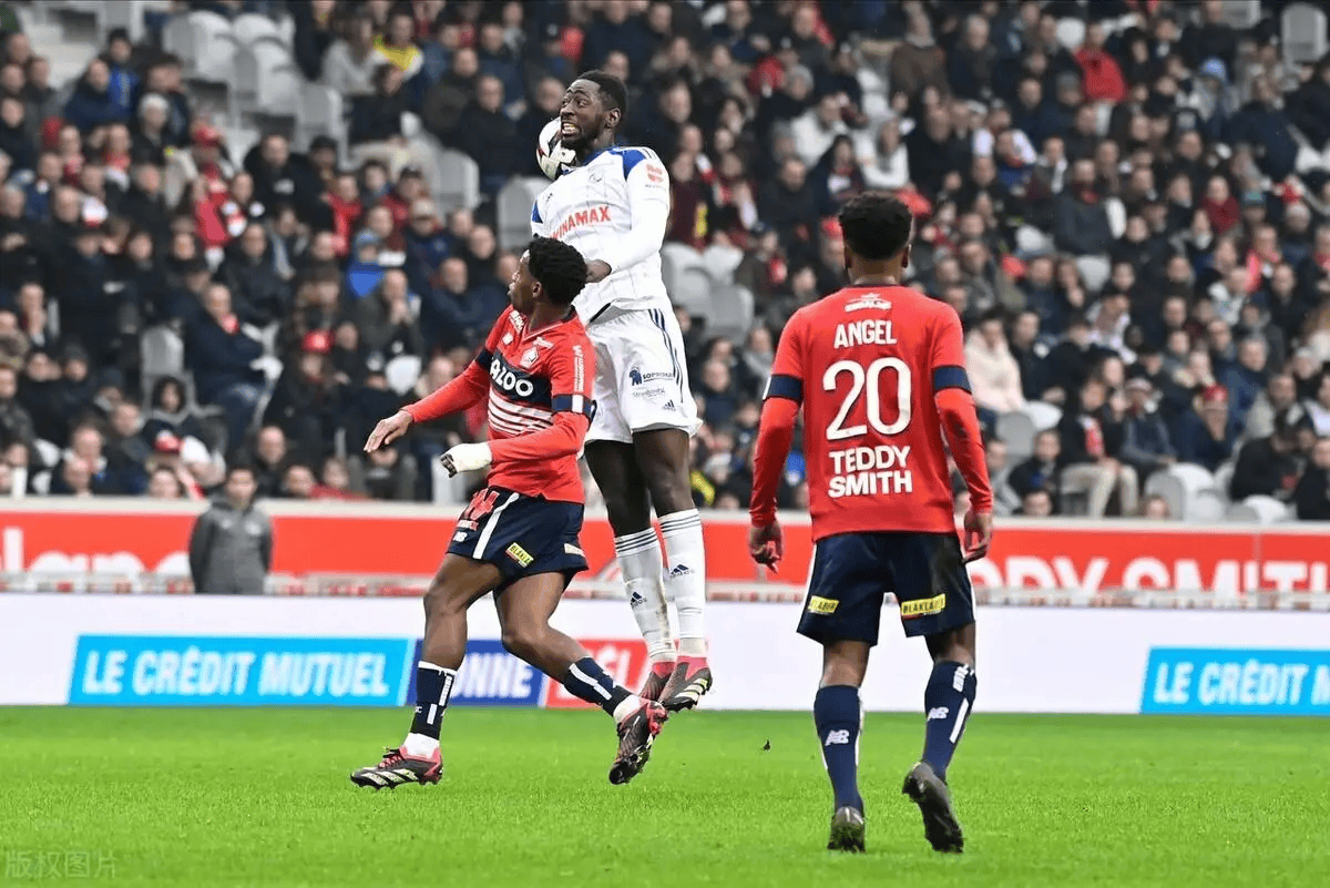 里尔俱乐部在比赛中展示出坚韧斗志
