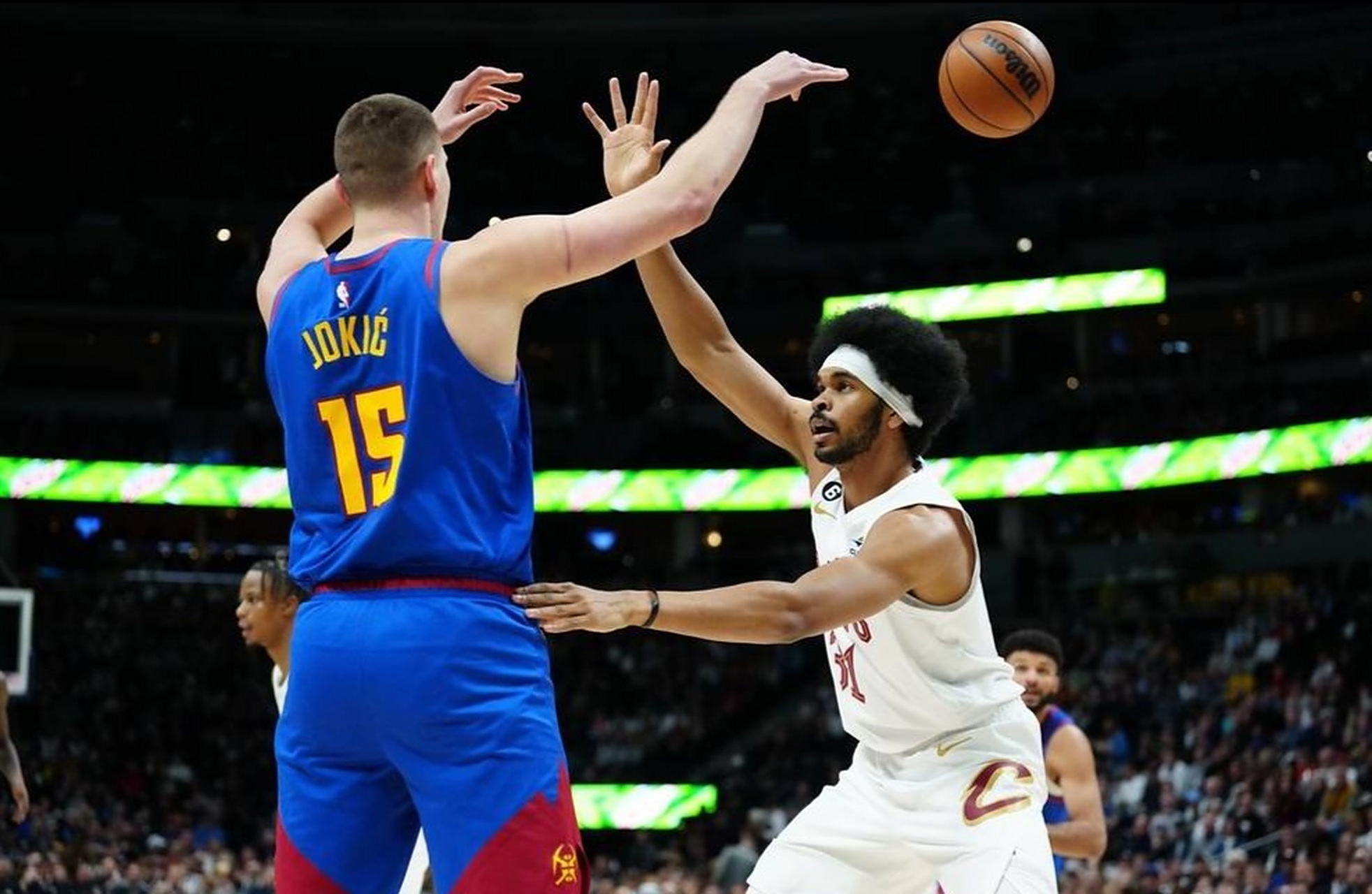 爵士主场击败掘金，米切尔再度砍下+得分的简单介绍