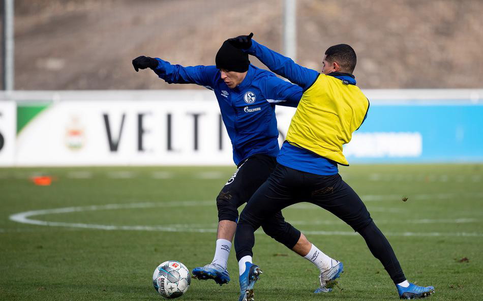 开云体育链接-沙尔克04全队备战意志杯比赛，士气高涨的简单介绍