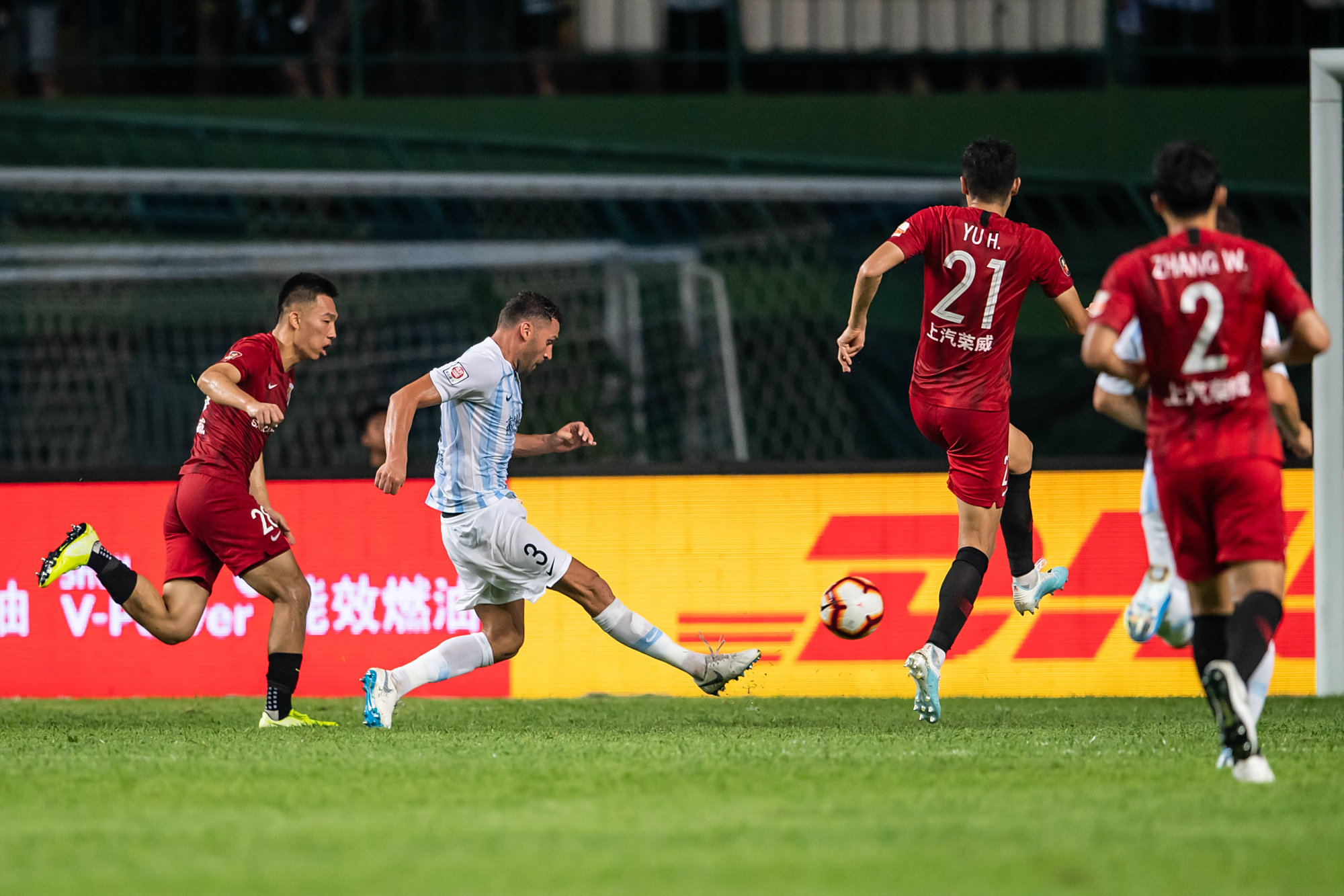 关于恒大连平止步，积分榜领先优势逐渐缩小的信息