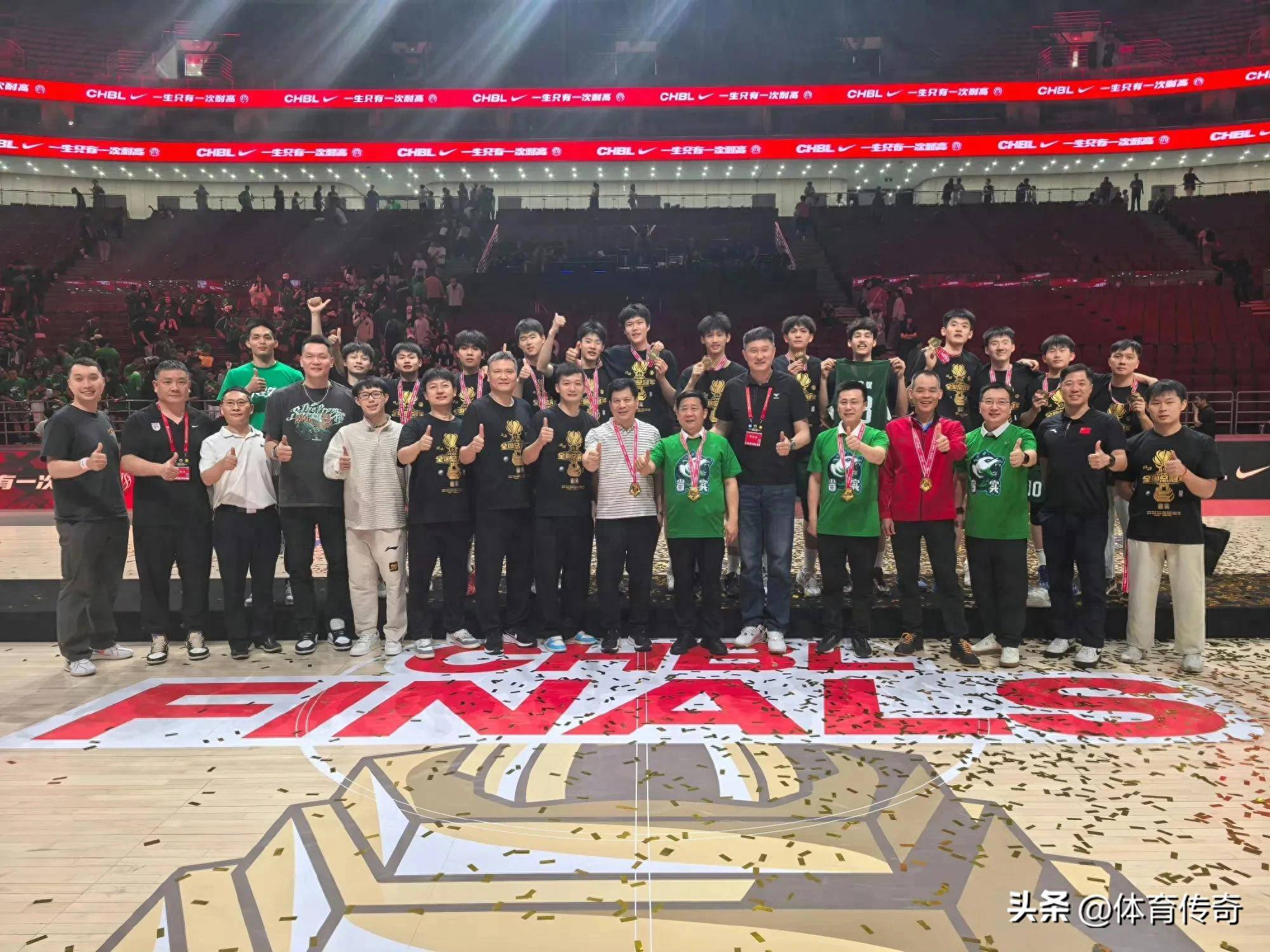 球员展现出色实力帮助球队获胜 球员展现出色实力帮助球队获胜