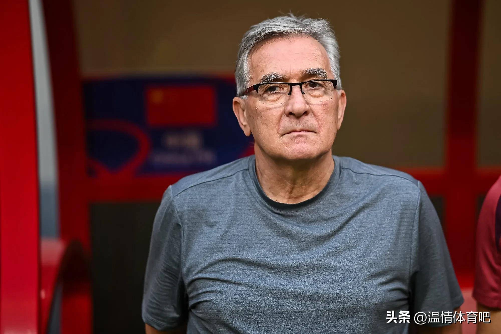 瓦伦西亚俱乐部宣布新主教练上任